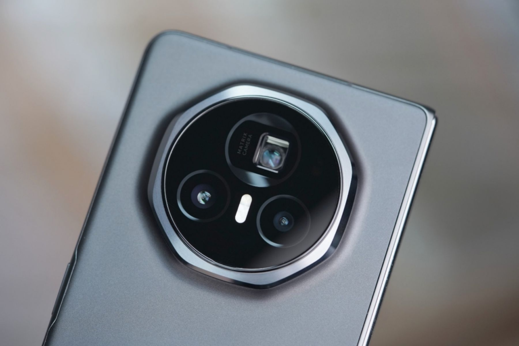 Honor Magic V3 Camera